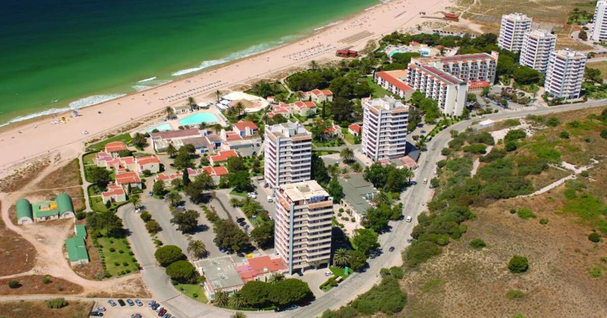 Een foto van de buitenkant van Pestana Alvor Beach Villas