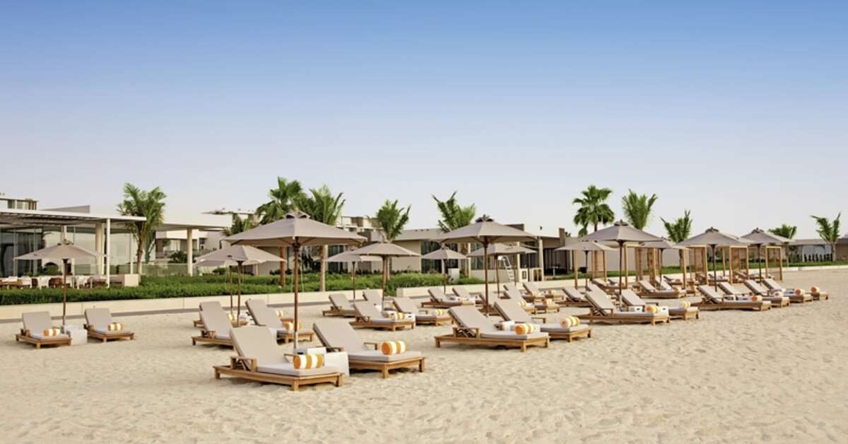 Ein Foto vom Strand beim Al Zorah Beach Resort