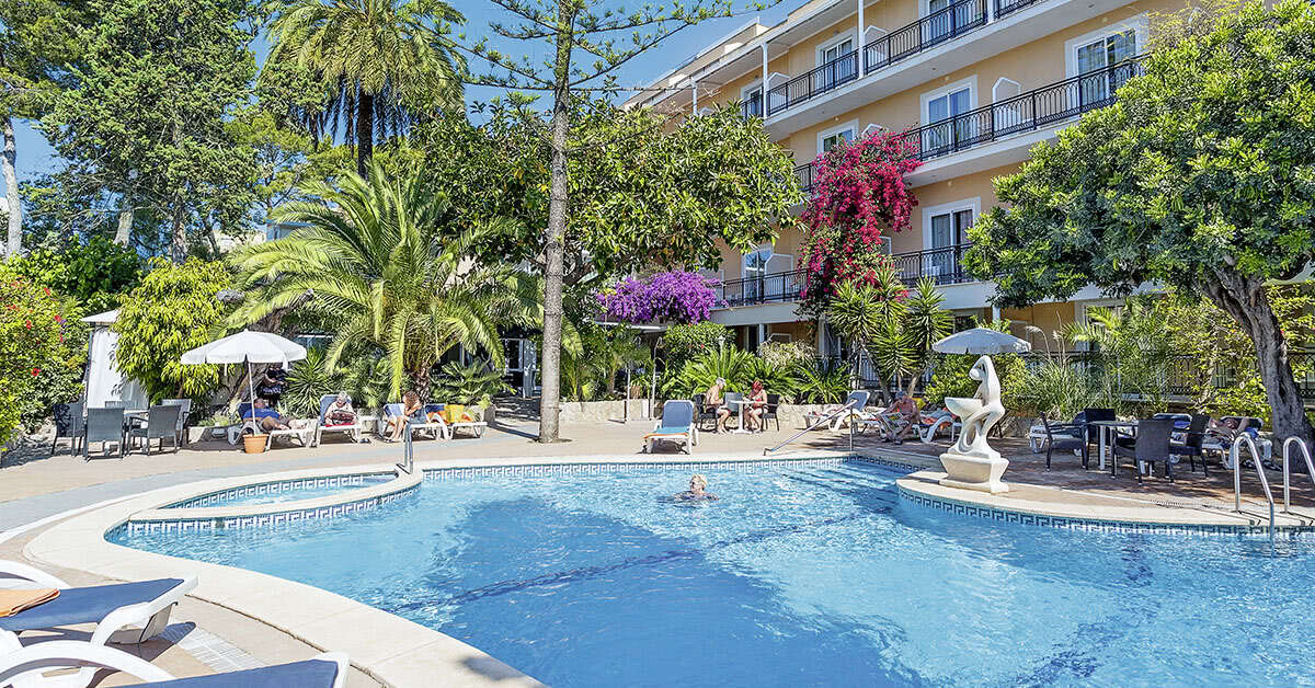 Een foto van het zwembad bij Hotel Morlans Garden