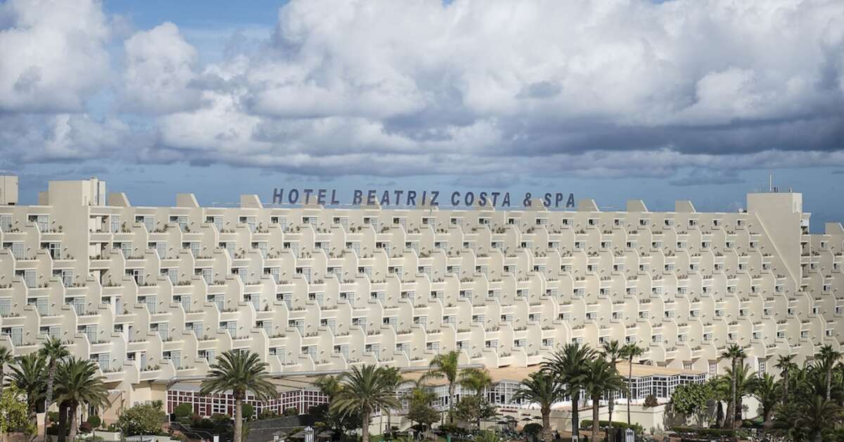 Een foto van het zwembad bij Beatriz Costa & Spa