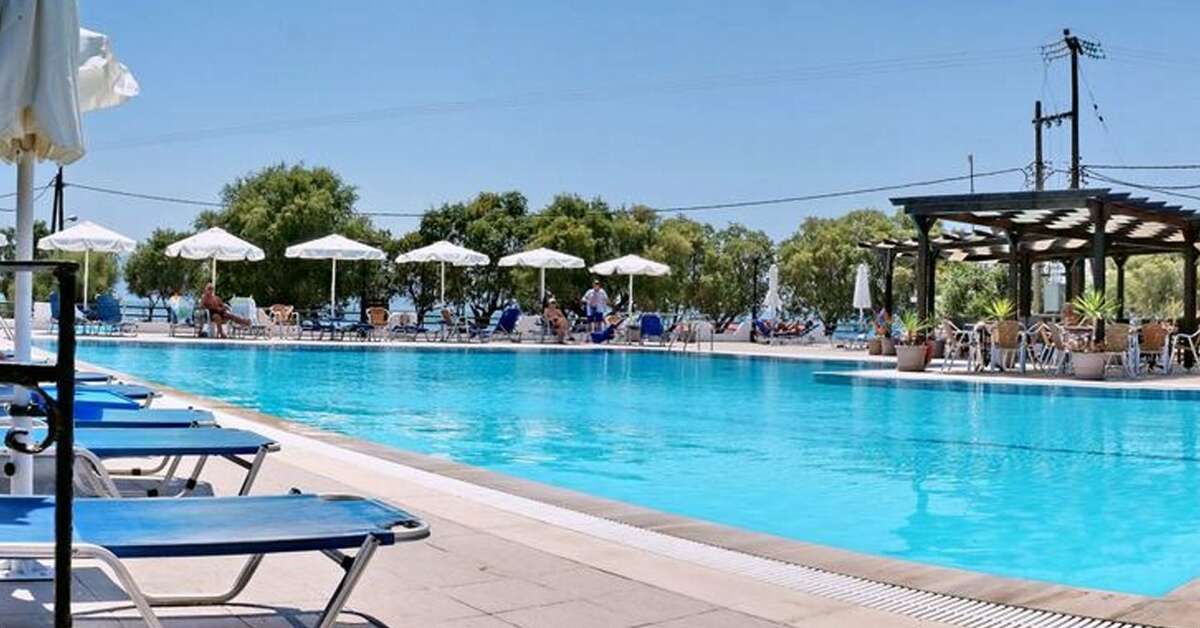Ein Foto vom Pool im Hotel Kalloni Bay