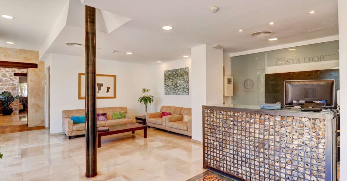 Een foto van het interieur van Hotel Hoposa Costa D'Or