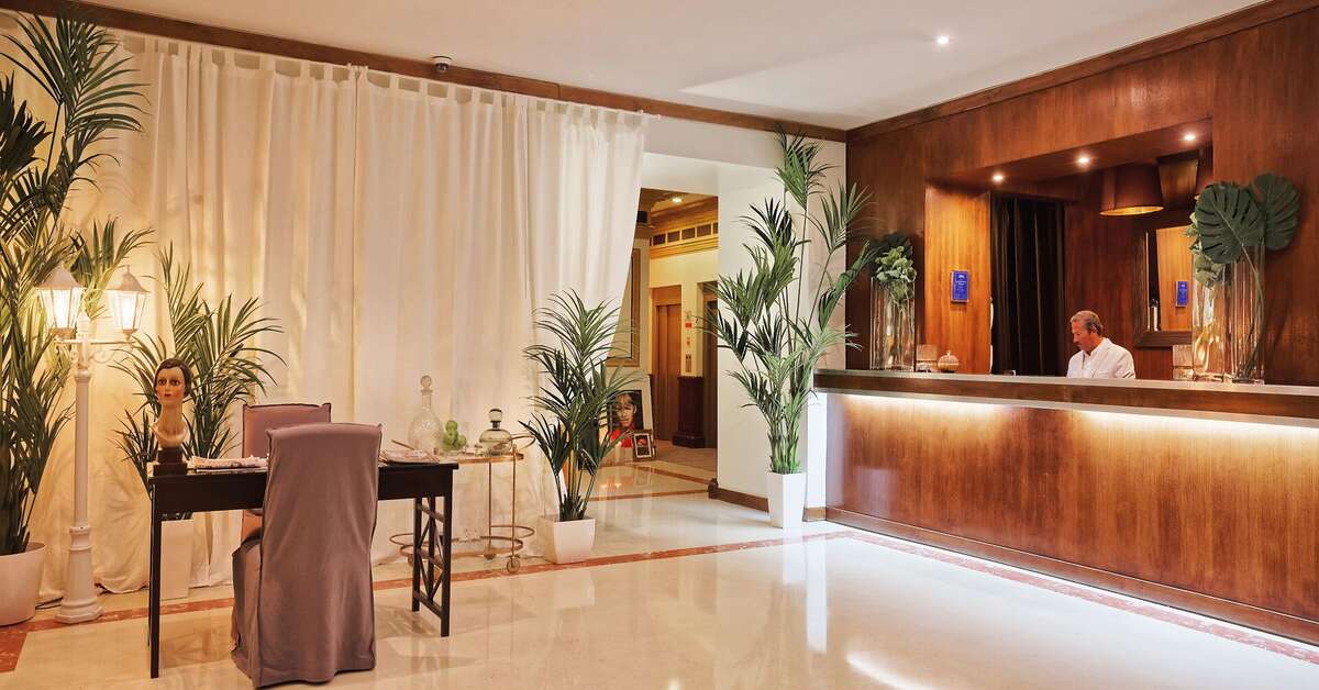 Een foto van het interieur van Hotel Inglaterra