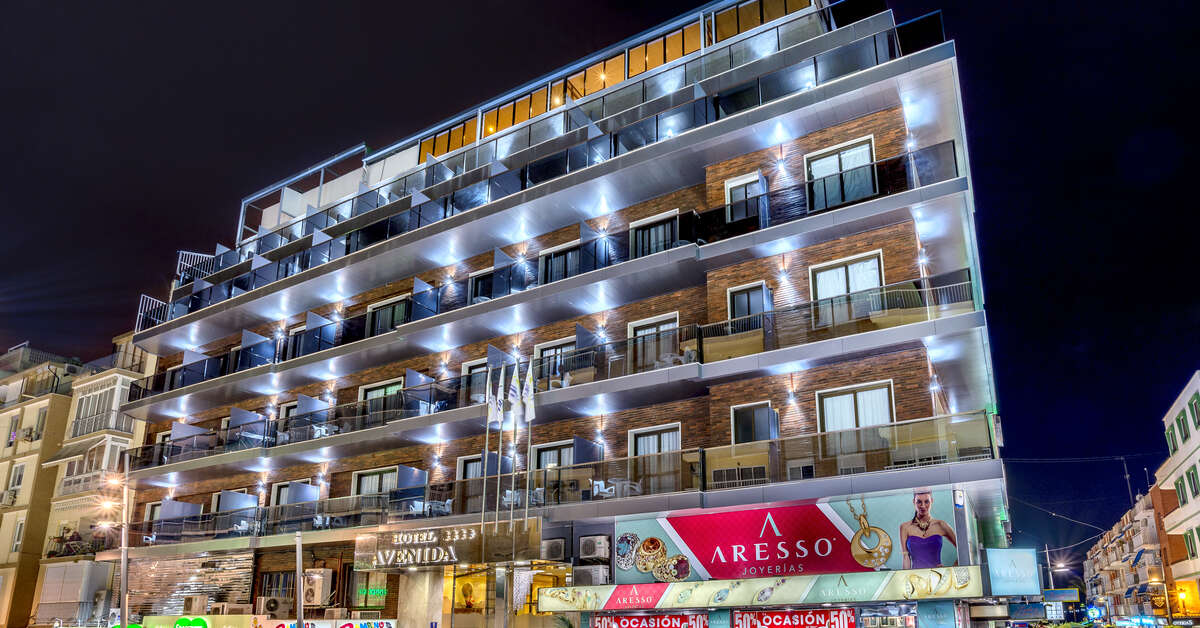 Een foto van de buitenkant van Hotel Avenida
