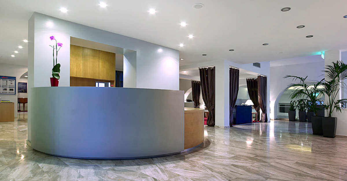 Een foto van het interieur van Kakkos Bay Hotel