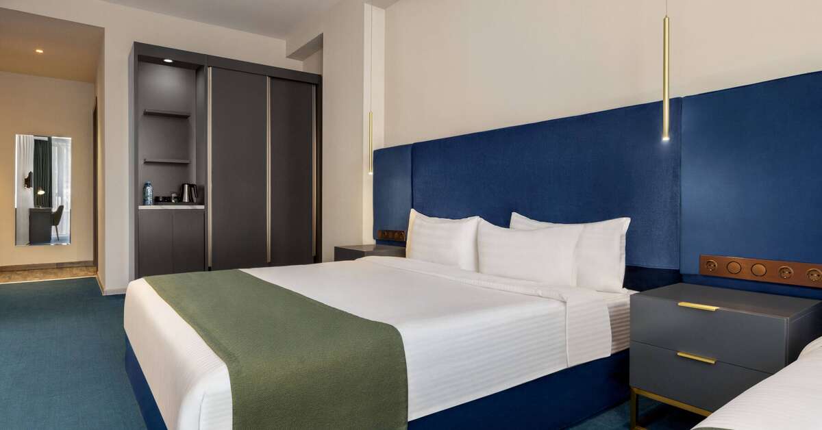 Een foto van Ramada by Wyndham Tbilisi Old City