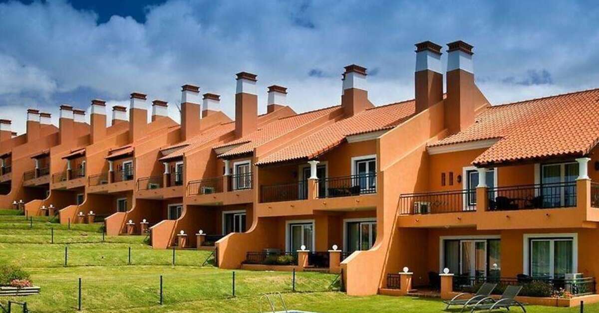 Een foto van de buitenkant van Dolce Camporeal Lisboa