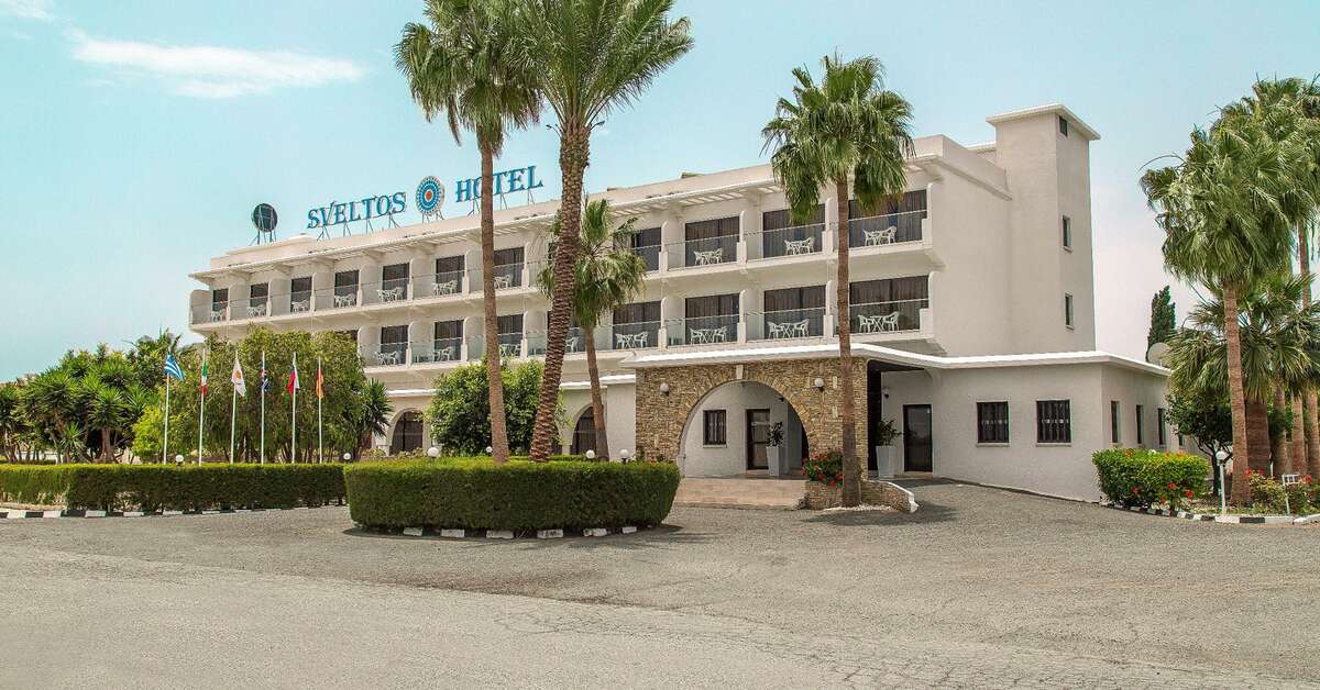 Een foto van de buitenkant van Sveltos Hotel