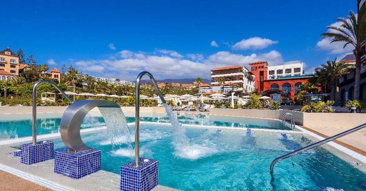 Een foto van het zwembad bij Gran Tacande Wellness & Relax