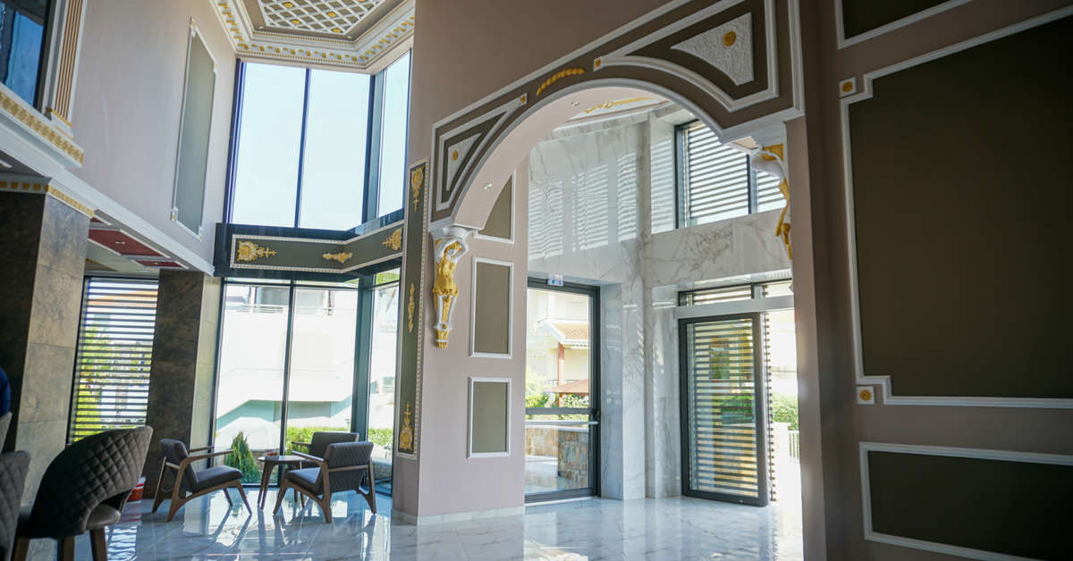 Een foto van het interieur van Agnes Deluxe Hotel