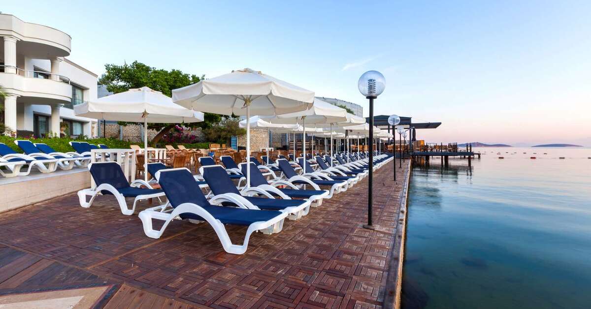Een foto van het terras bij Hotel Samara
