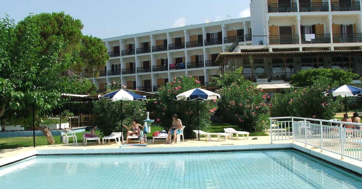 Ein Foto vom Pool im Irinna Hotel