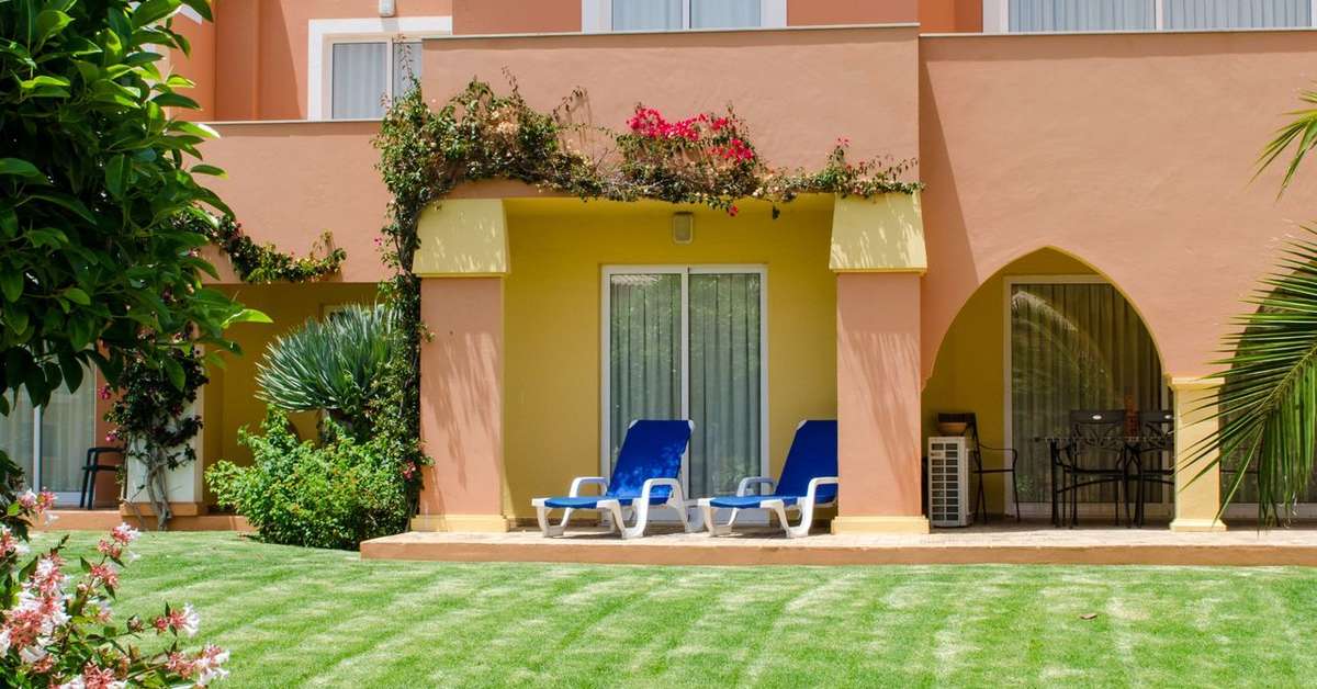 Een foto van de buitenkant van Jardim da Meia Praia