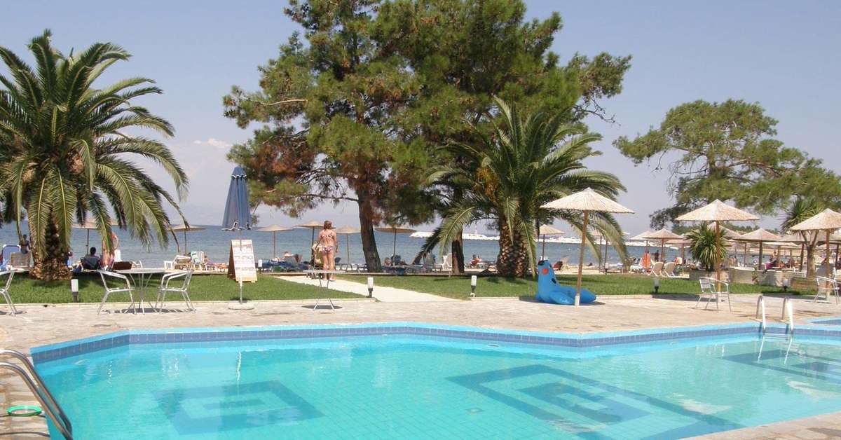 Een foto van het zwembad bij Rachoni Resort