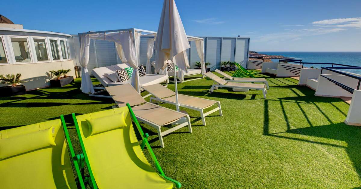 Een foto van het terras bij SBH Crystal Beach Hotel & Suites