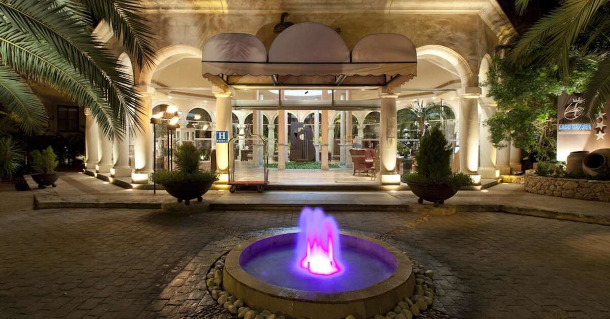 Een foto van de buitenkant van Hotel Lago Garden Suites & Spa