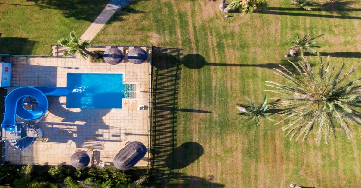 Een foto van The Golden Bay Beach Hotel