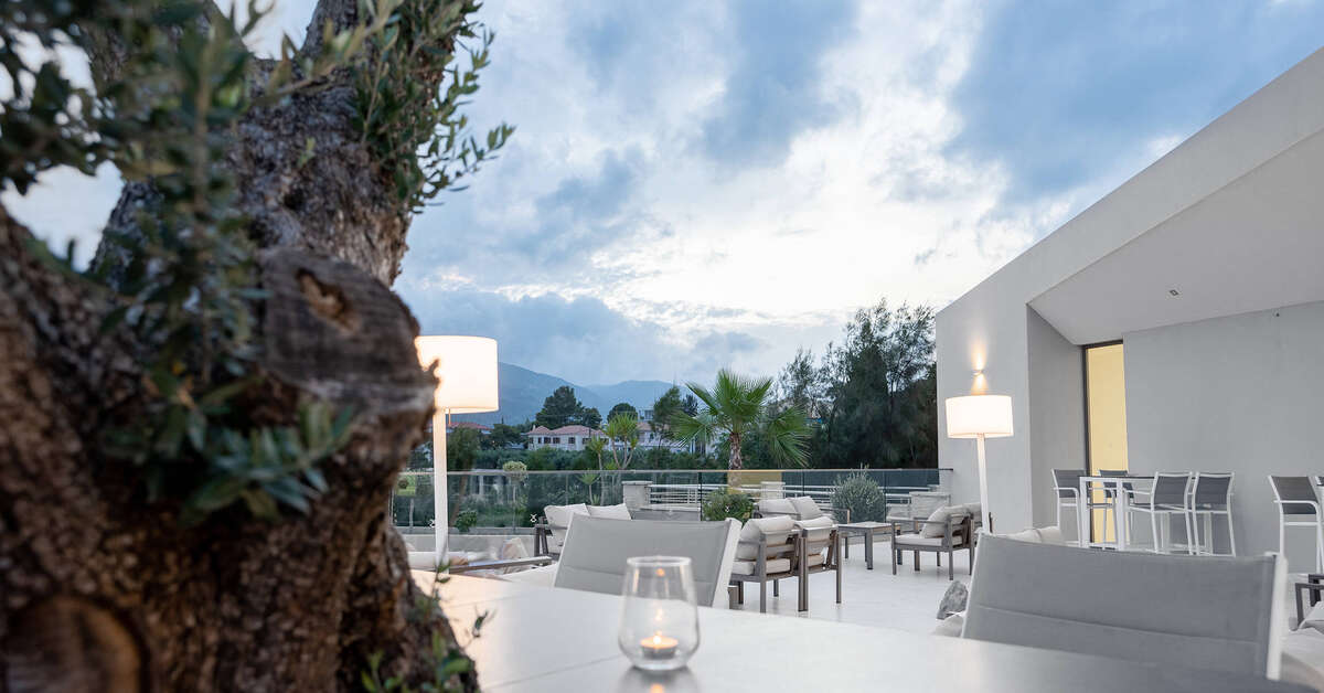 Een foto van het terras bij Zante Sun Hotel