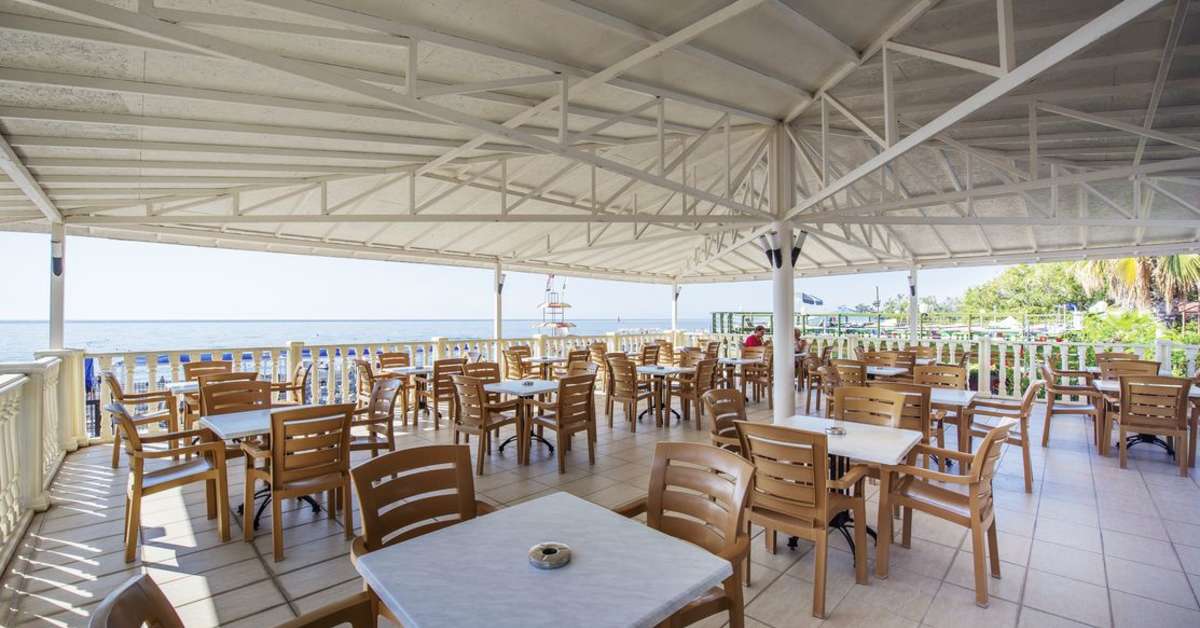Een foto van de faciliteiten bij Sailor's Beach Club
