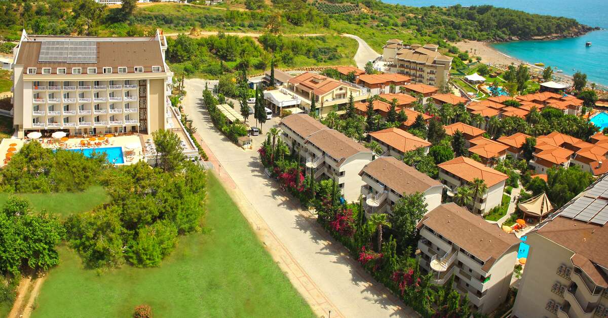 Een foto van de buitenkant van Hotel Justiniano Deluxe Resort