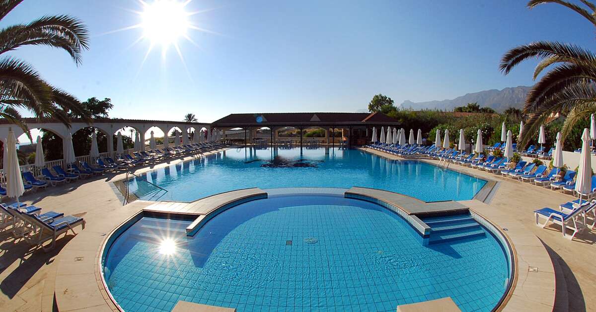 Een foto van het zwembad bij Denizkizi Hotel & Royal