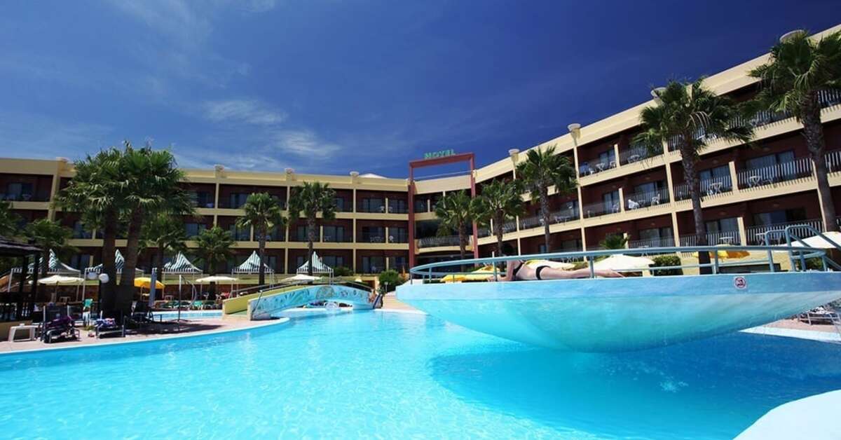 Een foto van het zwembad bij Hotel Baia Grande