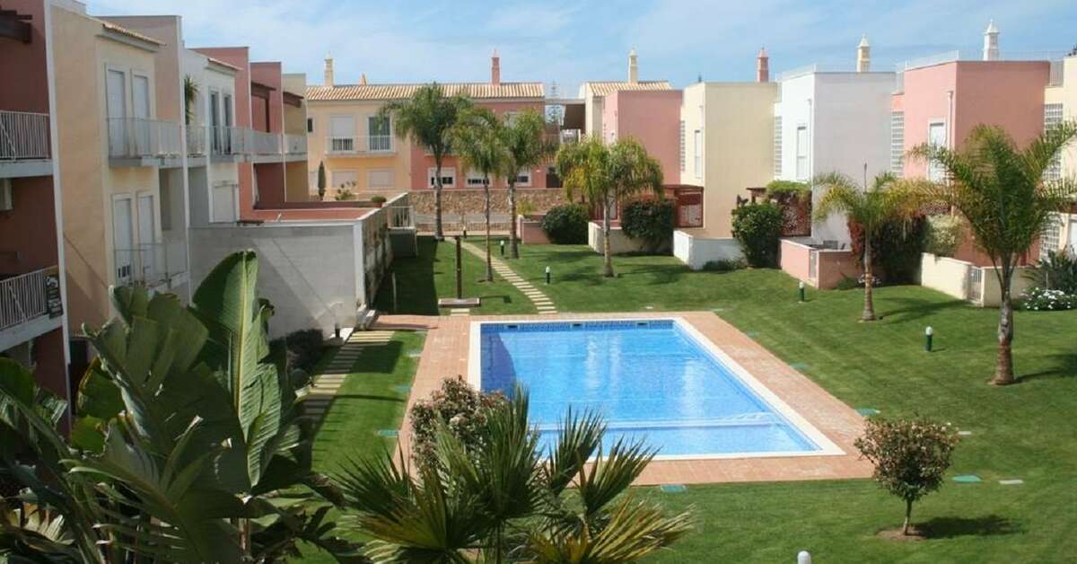 Ein Foto Old Village Apartments