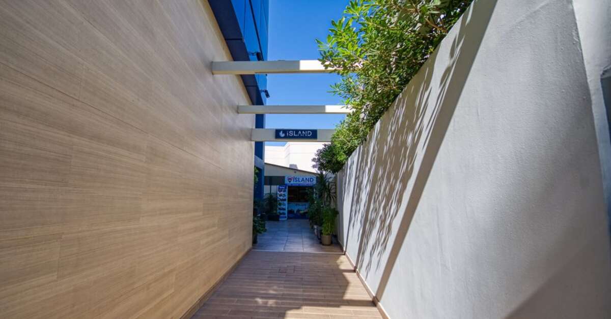 Een foto van de buitenkant van Island Boutique Hotel