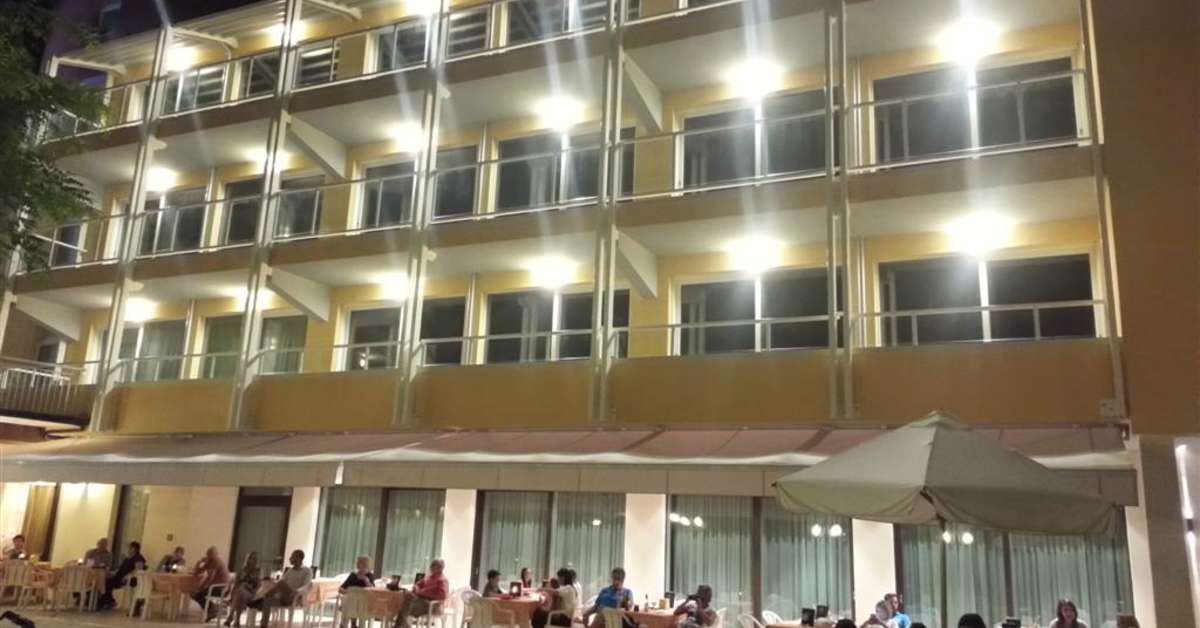 Een foto van de buitenkant van Hotel Bisesti