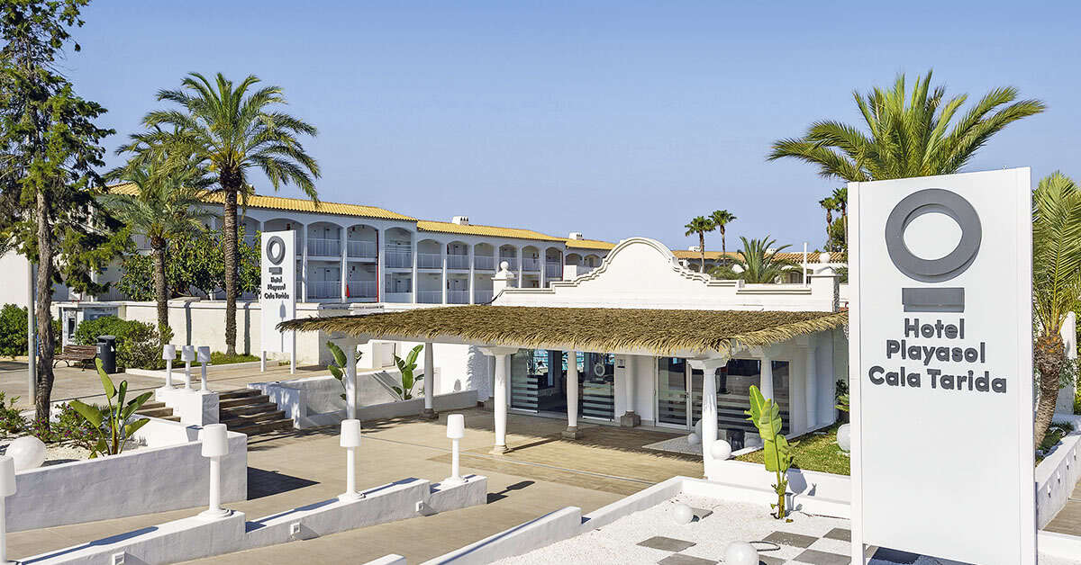 Een foto van de buitenkant van Hotel Vibra Cala Tarida