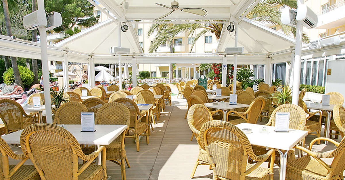 Ein Foto von der Terrasse im Hotel Ivory Playa