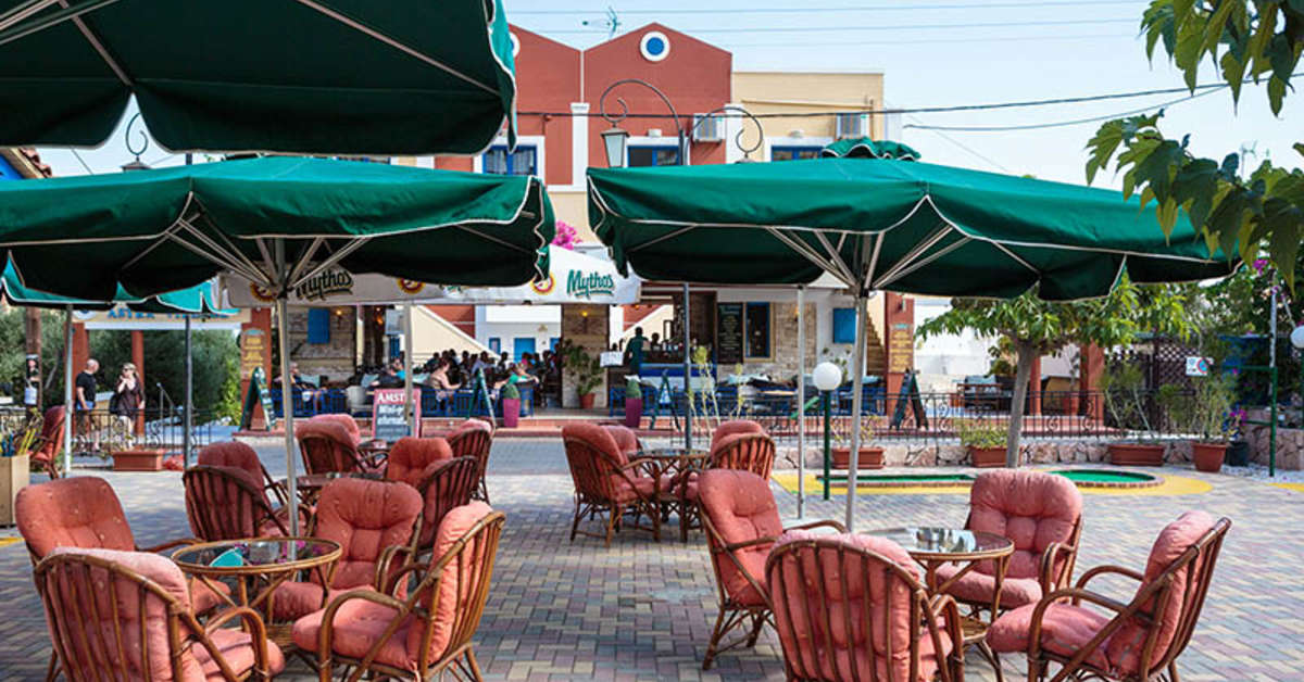 Een foto van het terras bij Astra Village