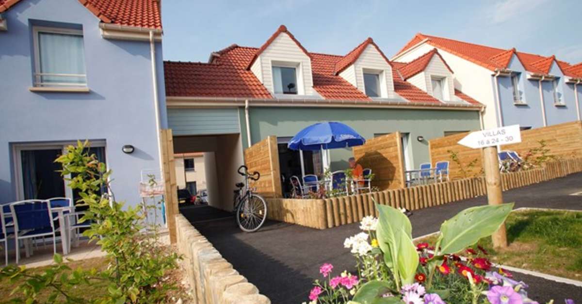 Een foto van de buitenkant van Residence Odalys Les Villas de la Baie