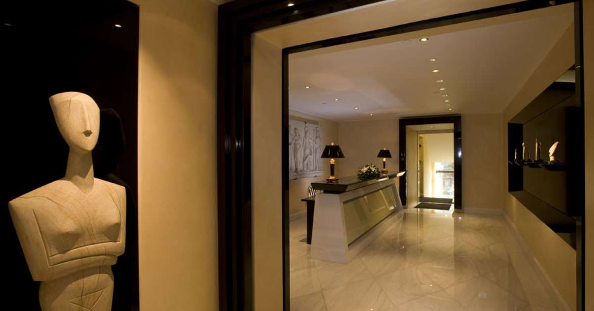 Een foto van het interieur van Hotel Royal Olympic