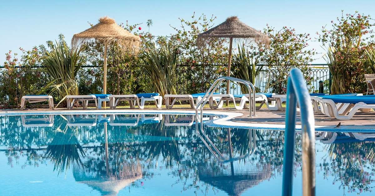 Een foto van het zwembad bij Cerro Mar Garden
