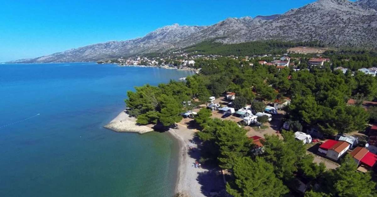 Een foto van het strand bij Bluesun Camp Paklenica
