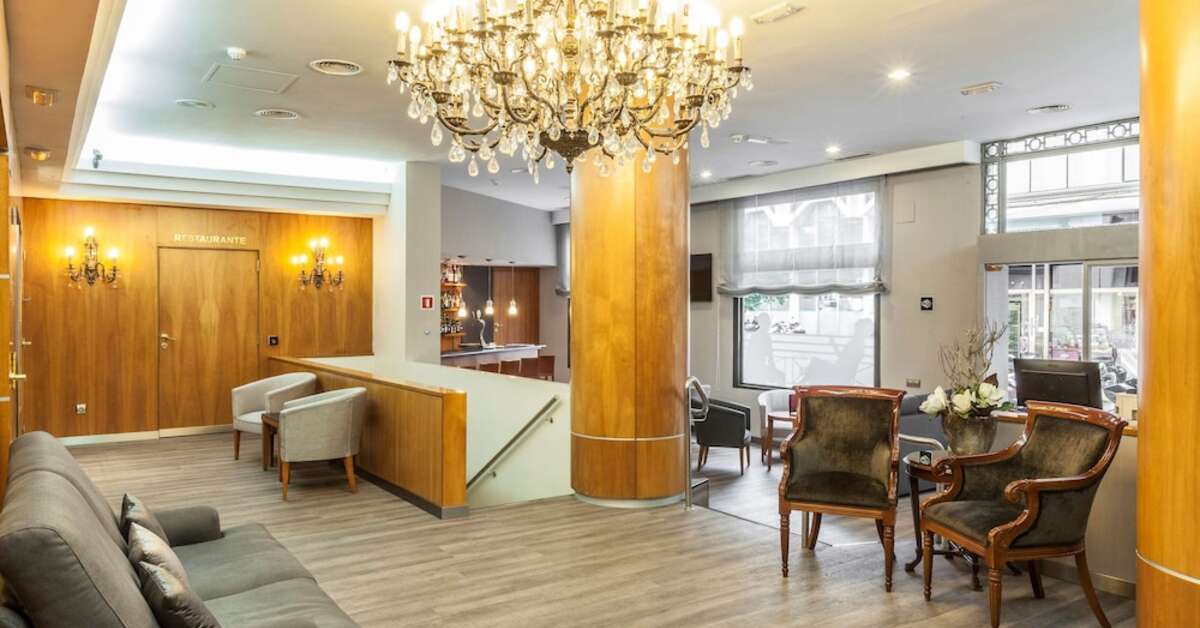 Een foto van het interieur van Catalonia Excelsior