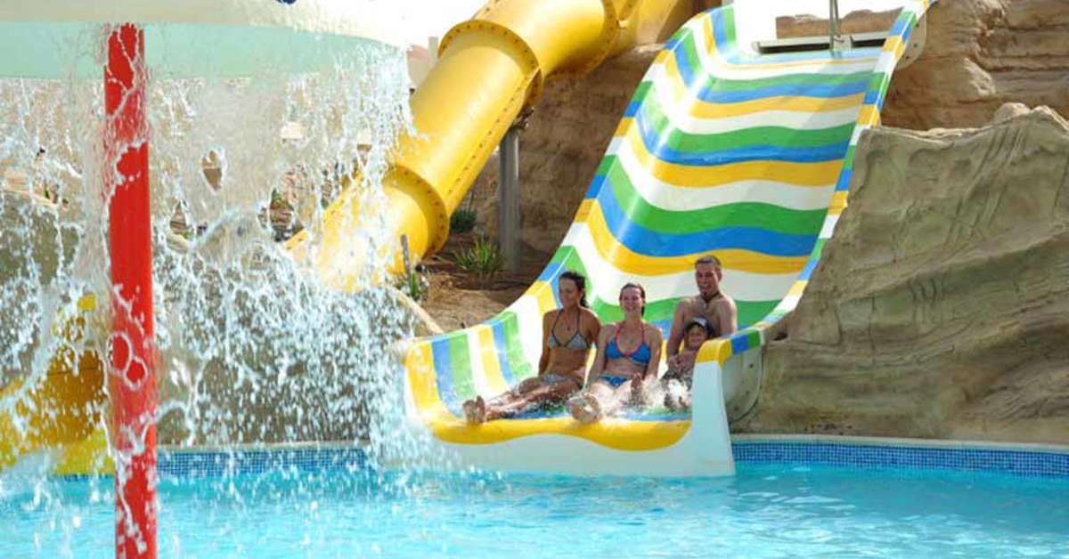 Een foto van het zwembad bij Onatti Beach Resort