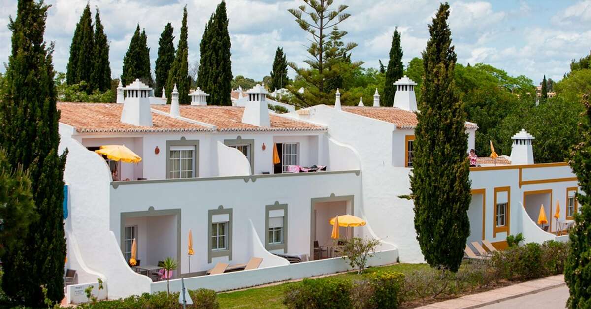 Een foto van de buitenkant van Rocha Brava Resort