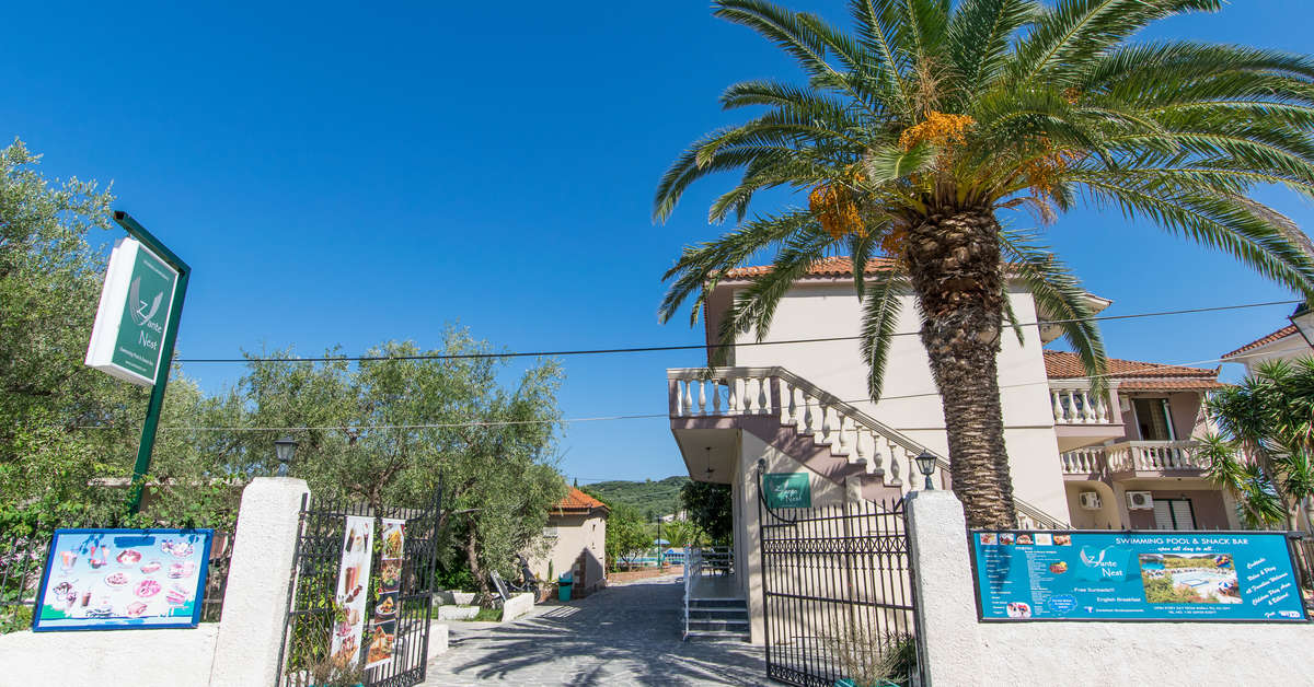Een foto van de buitenkant van Zante Nest Studios & Appartementen