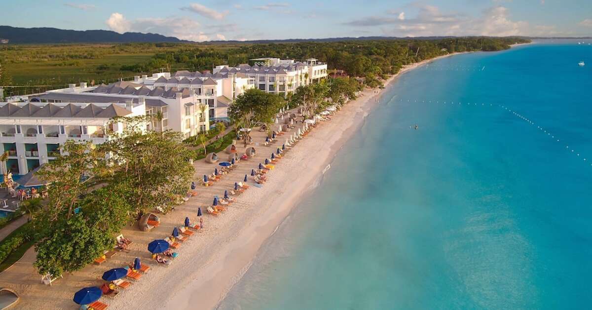Een foto van het strand bij Azul Beach Resort Negril by Karisma