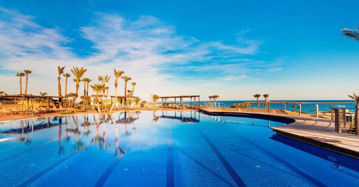Een foto van het zwembad bij Insotel Club Punta Prima