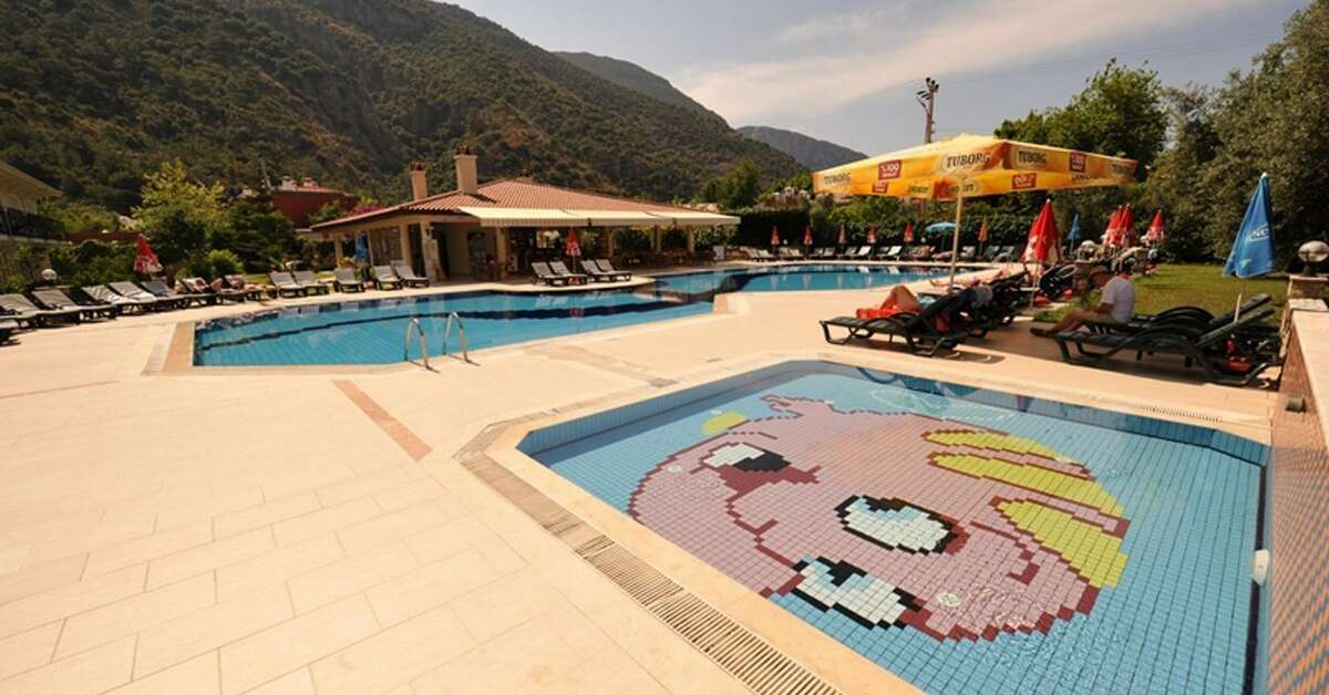 Een foto van het zwembad bij Mavruka Hotel