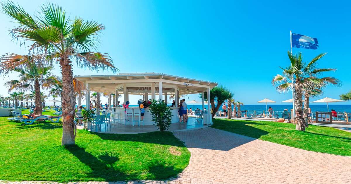 Een foto van het strand bij Lyttos Beach