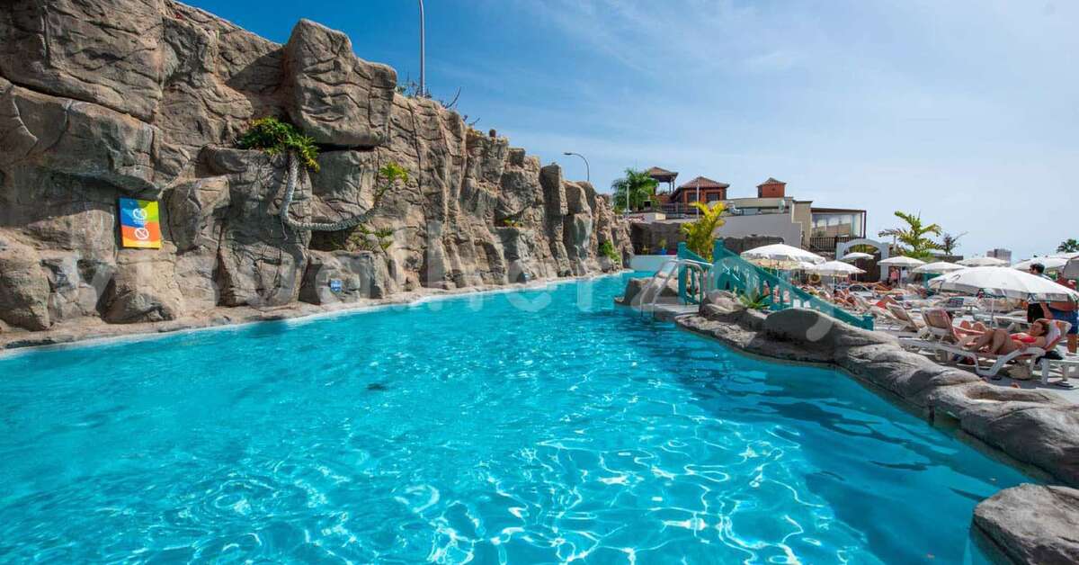 Een foto van het zwembad bij Paradise Park Fun Lifestyle Hotel