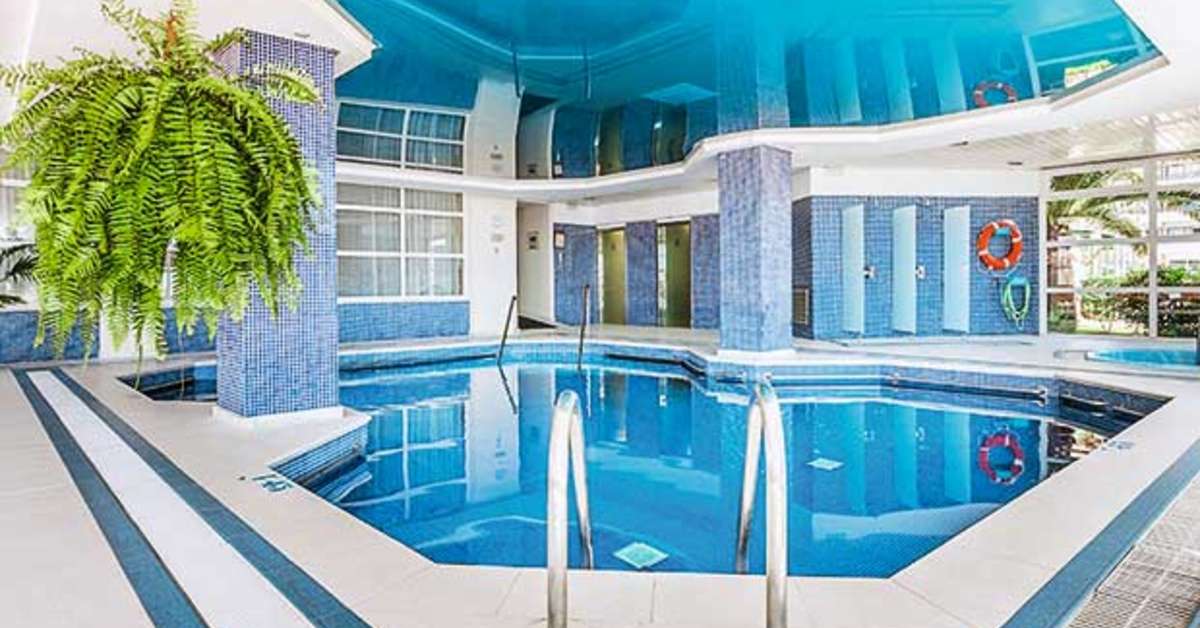 Een foto van het zwembad bij Allsun Hotel Borneo