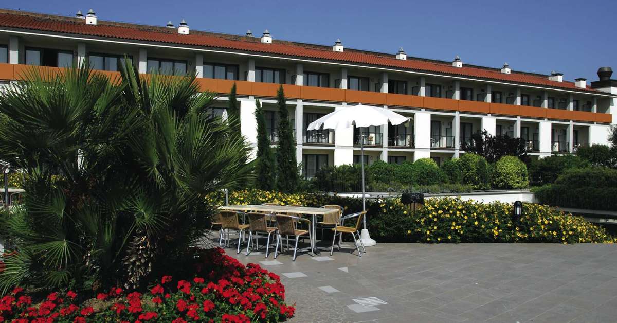 Een foto van de buitenkant van Parc Hotel