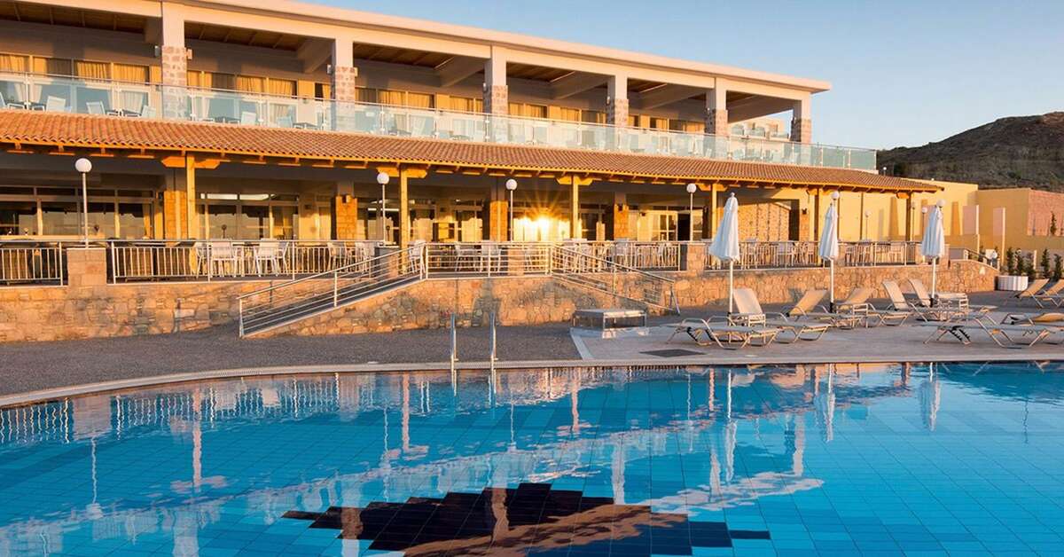 Een foto van het zwembad bij Grand Blue Beach Hotel