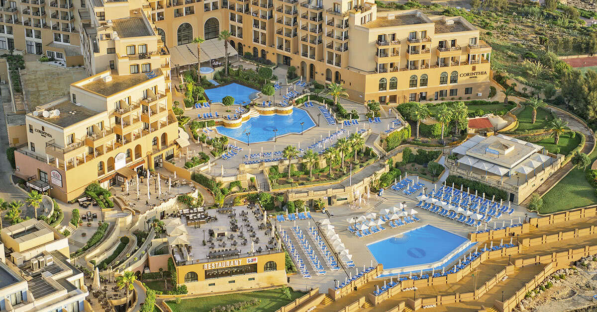 Ein Foto von einer Übersicht des Corinthia Hotel St. George's Bay
