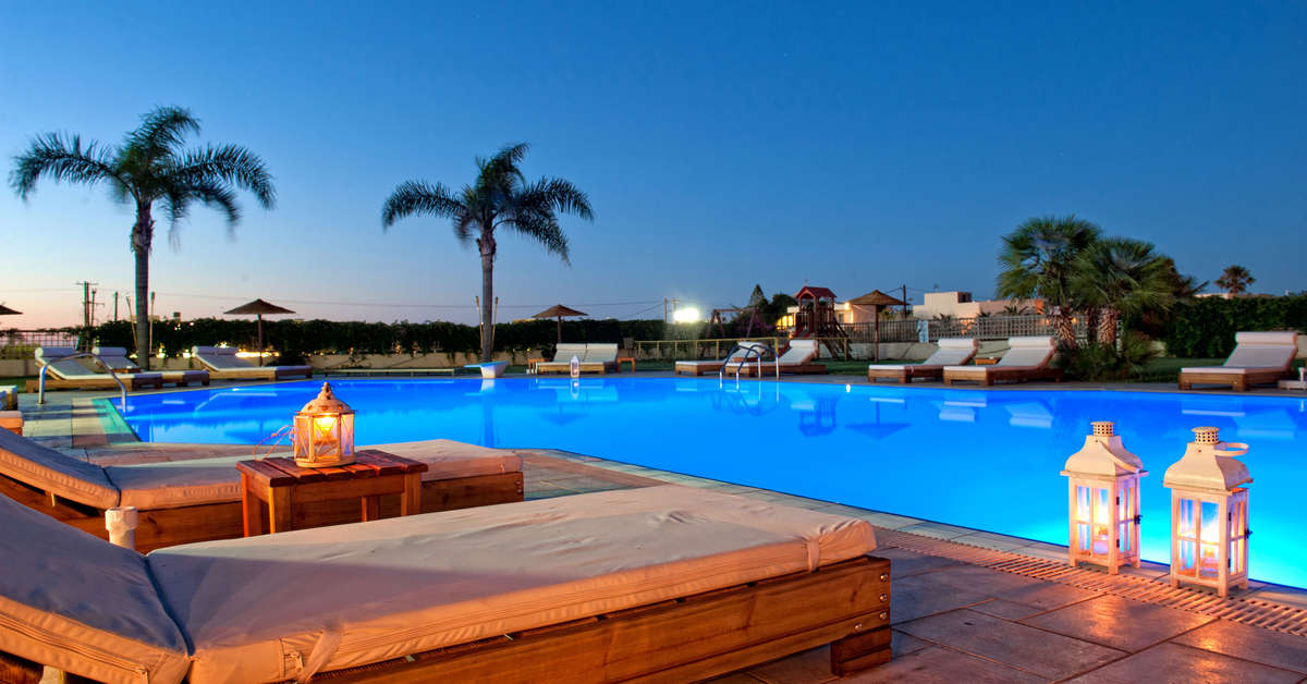 Een foto van het zwembad bij Socrates Hotel Malia Beach